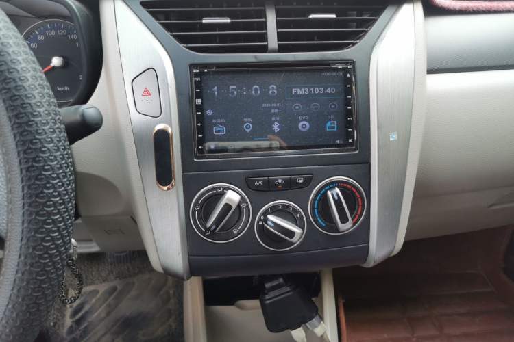 Used Venucia R50 2016 1.6L Manual Elite Edition Audio And AC Panel