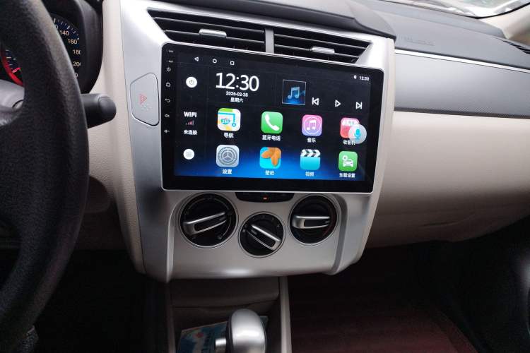Used Venucia R50 2016 1.6L Automatic Elite Edition Audio And AC Panel