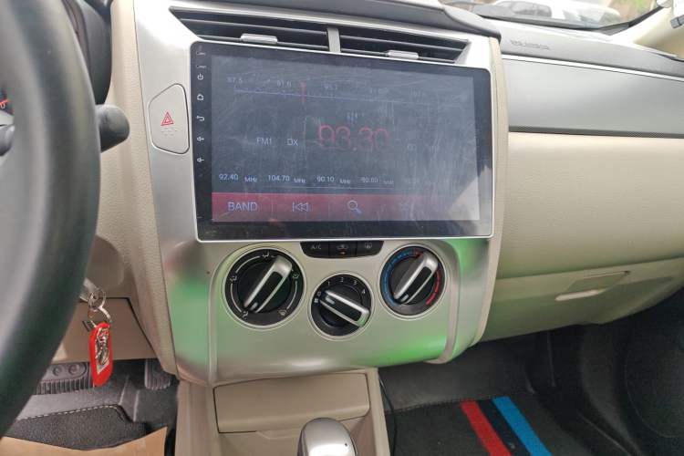Used Venucia R50 2016 1.6L Automatic Elite Edition Audio And AC Panel