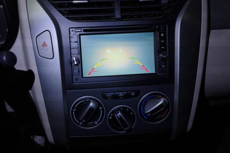 Used Venucia R50 2016 1.6L Manual Elite Edition Audio And AC Panel