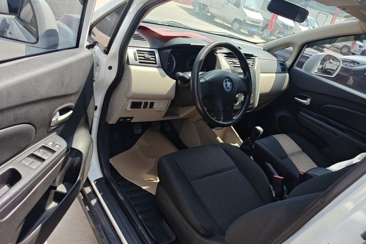 Used Venucia R50 2016 1.6L Manual Elite Edition Driver Seat