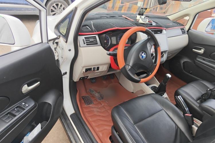 Used Venucia R50 2016 1.6L Manual Elite Edition Driver Seat