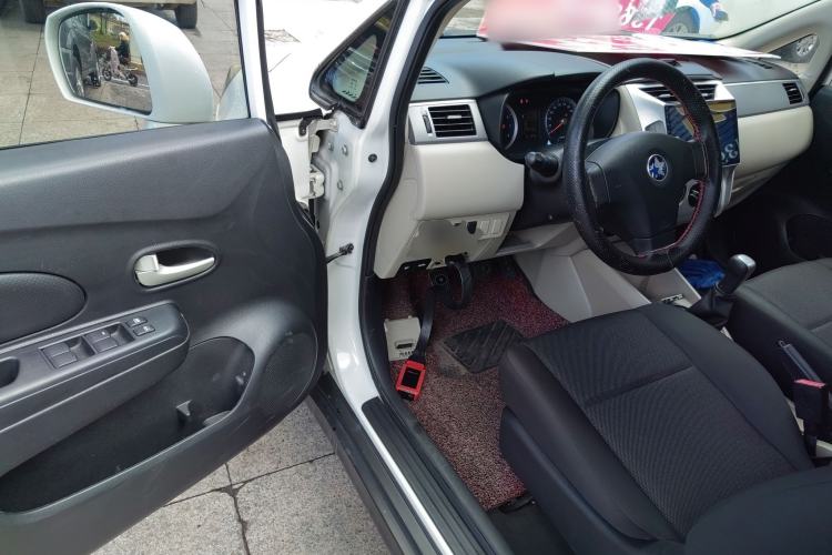 Used Venucia R50 2016 1.6L Manual Elite Edition Driver Seat