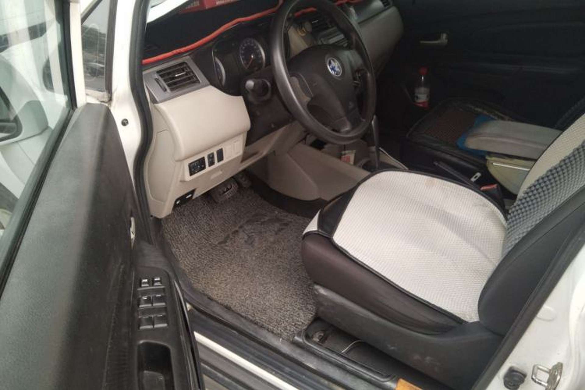 Used Venucia R50 2016 1.6L Automatic Elite Edition Driver Seat
