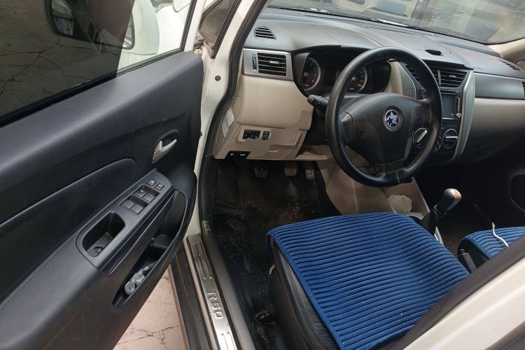 Used Venucia R50 2016 1.6L Manual Elite Edition Driver Seat