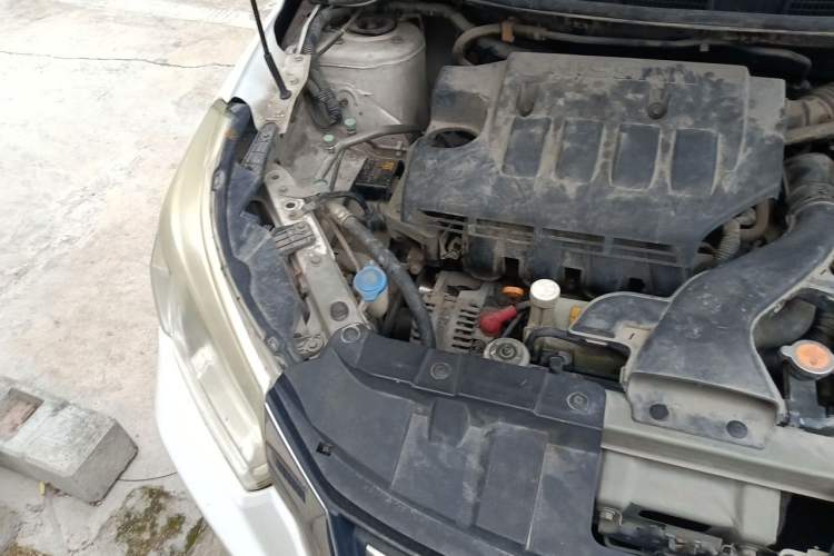 Used Venucia R50 2016 1.6L Automatic Elite Edition Engine Bay Right