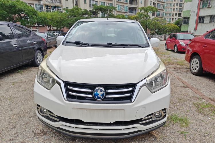 Used Venucia R50 2016 1.6L Automatic Elite Edition Exterior 1