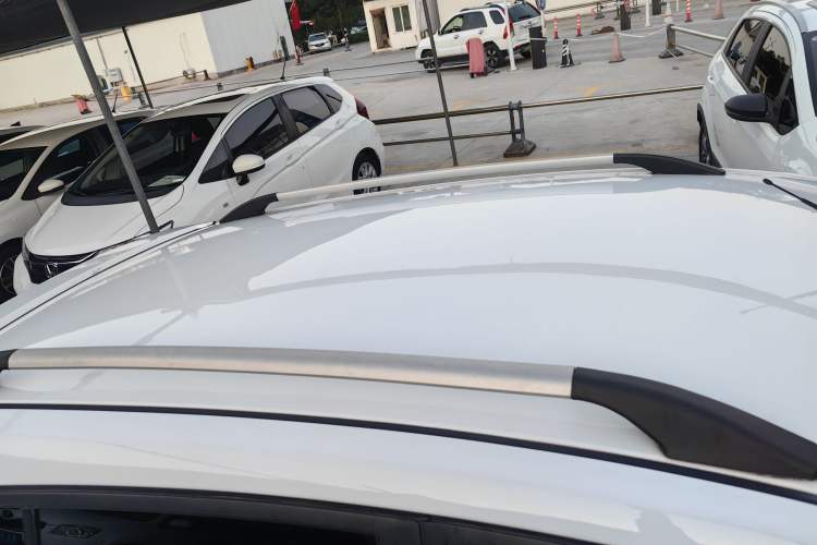 Used Venucia R50 2016 1.6L Manual Elite Edition Exterior 11