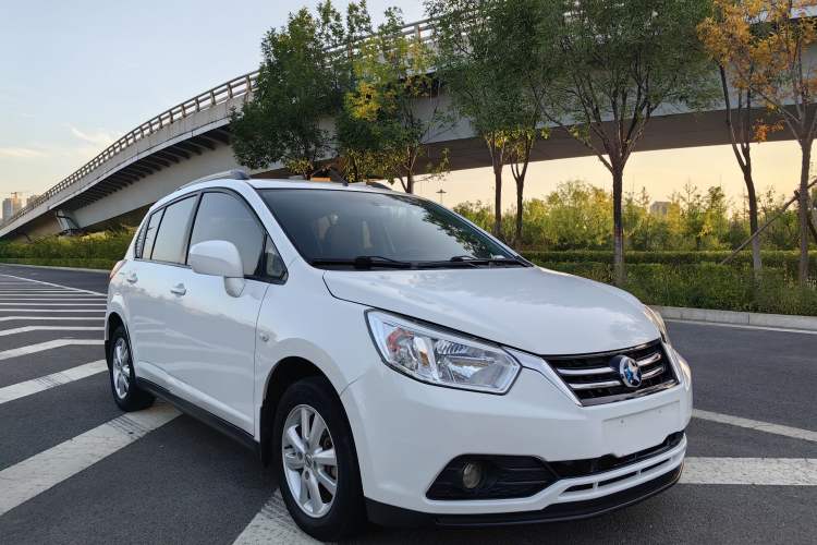 Used Venucia R50 2016 1.6L Manual Elite Edition Exterior 2