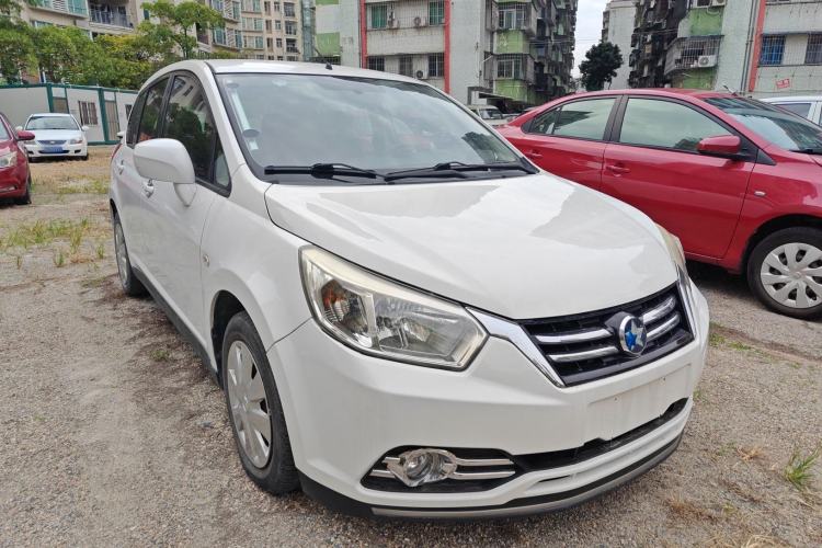 Used Venucia R50 2016 1.6L Automatic Elite Edition Exterior 2