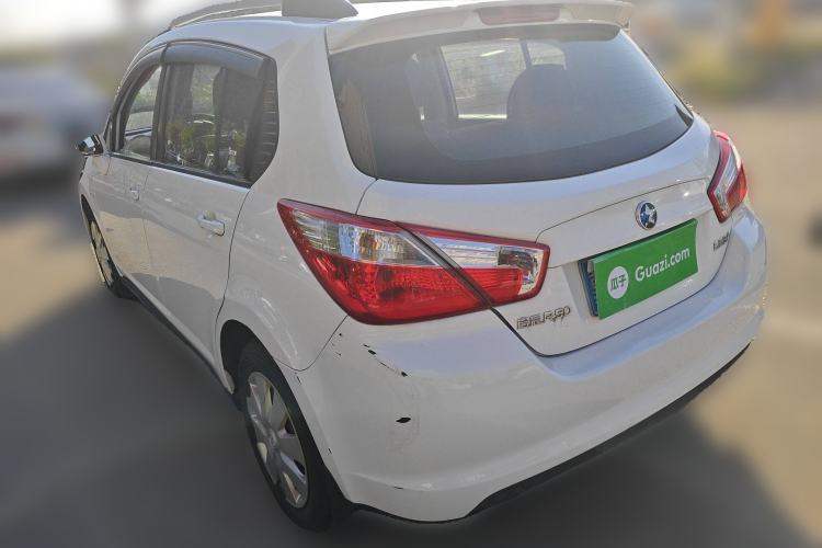 Used Venucia R50 2016 1.6L Manual Elite Edition Exterior 3