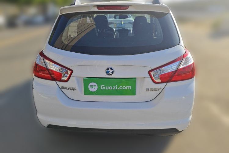 Used Venucia R50 2016 1.6L Manual Elite Edition Exterior 4
