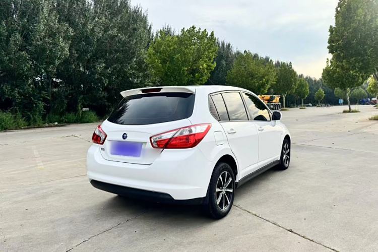 Used Venucia R50 2016 1.6L Automatic Elite Edition Exterior 6