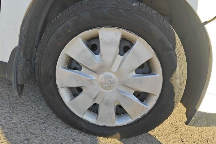 Used Venucia R50 2016 1.6L Manual Elite Edition Exterior 7