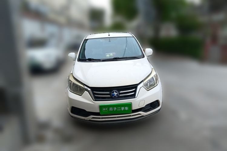 Used Venucia R50 2016 1.6L Automatic Elite Edition Front
