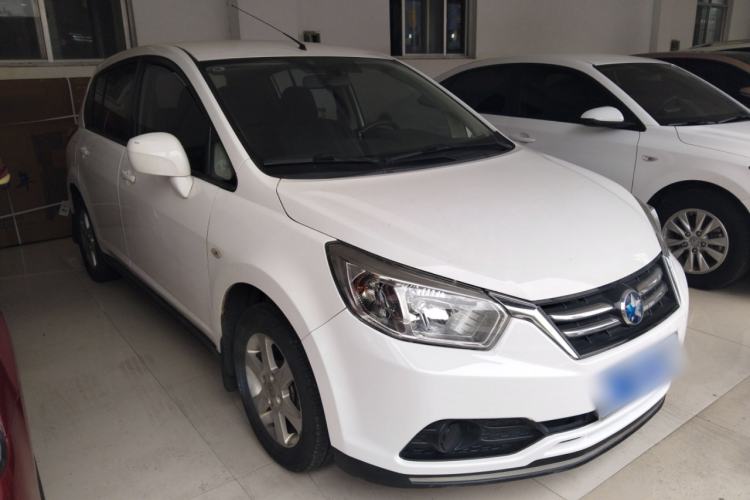 Used Venucia R50 2016 1.6L Manual Elite Edition Front Right 45 Deg