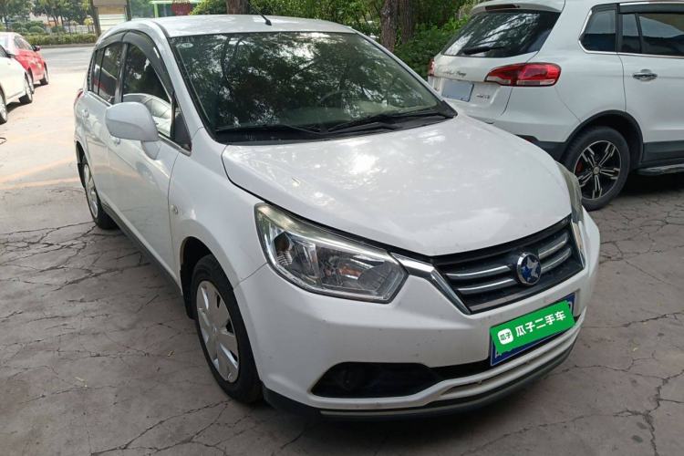 Used Venucia R50 2016 1.6L Manual Elite Edition Front Right 45 Deg