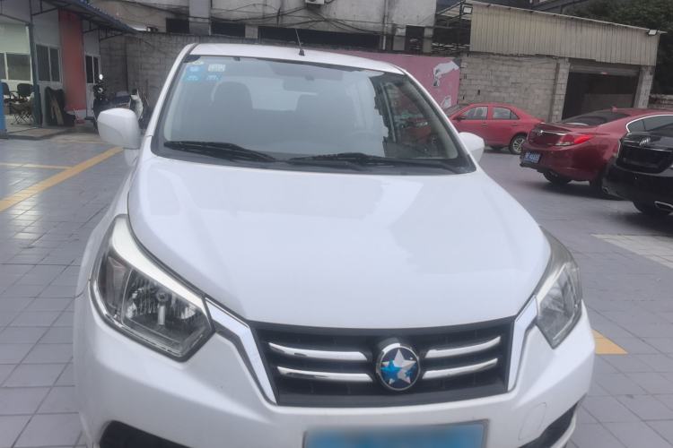 Used Venucia R50 2016 1.6L Automatic Elite Edition Front