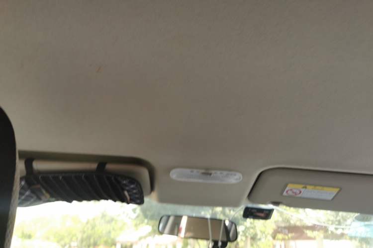 Used Venucia R50 2016 1.6L Manual Elite Edition Headliner