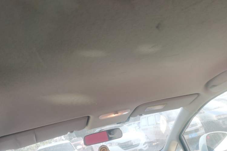 Used Venucia R50 2016 1.6L Automatic Elite Edition Headliner