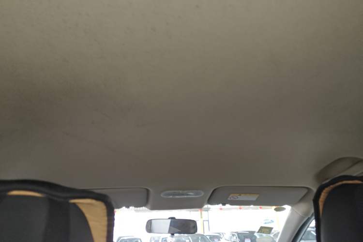 Used Venucia R50 2016 1.6L Manual Elite Edition Headliner
