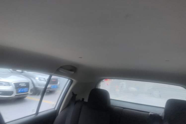 Used Venucia R50 2016 1.6L Automatic Elite Edition Headliner