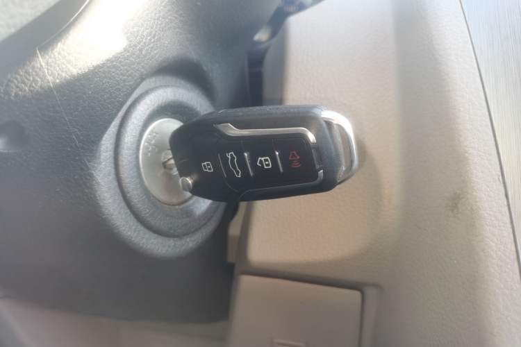 Used Venucia R50 2016 1.6L Automatic Elite Edition Interior 1
