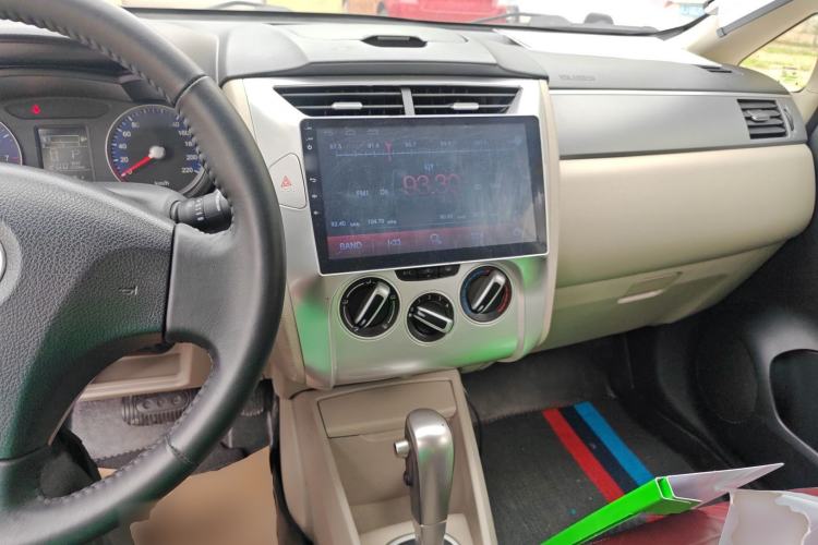 Used Venucia R50 2016 1.6L Automatic Elite Edition Interior 2