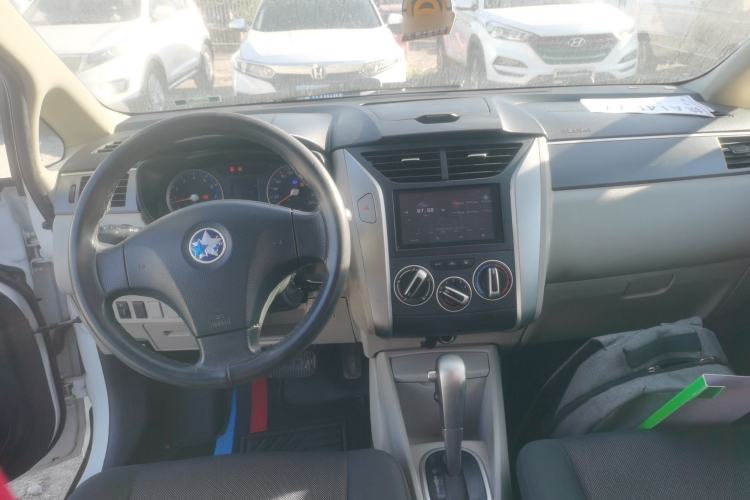Used Venucia R50 2016 1.6L Automatic Elite Edition Interior 2
