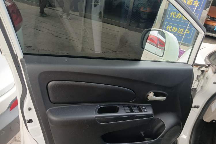 Used Venucia R50 2016 1.6L Manual Elite Edition Left Front Door Interior