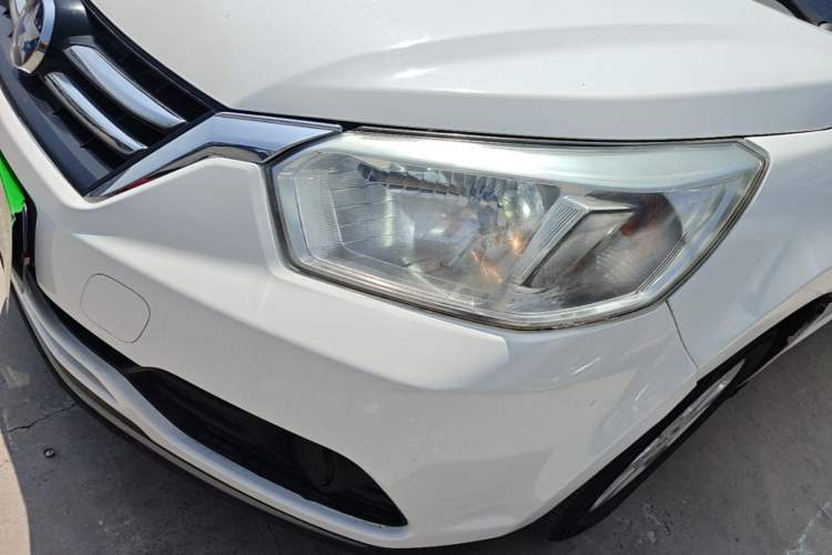 Used Venucia R50 2016 1.6L Manual Elite Edition Left Front Headlight