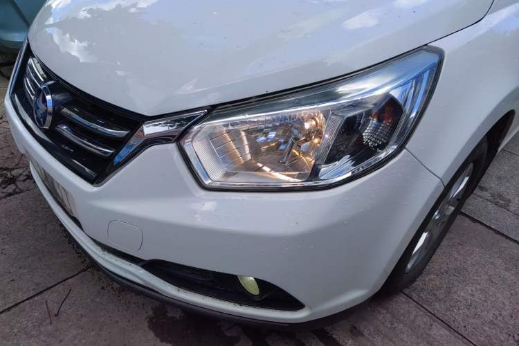 Used Venucia R50 2016 1.6L Manual Elite Edition Left Front Headlight