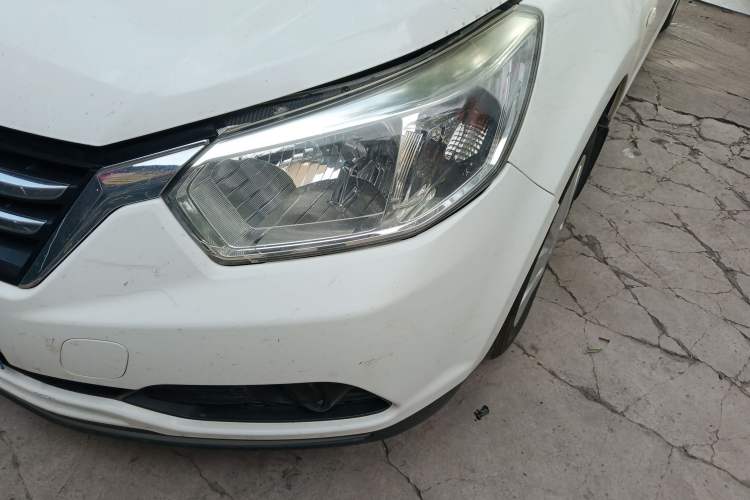 Used Venucia R50 2016 1.6L Manual Elite Edition Left Front Headlight
