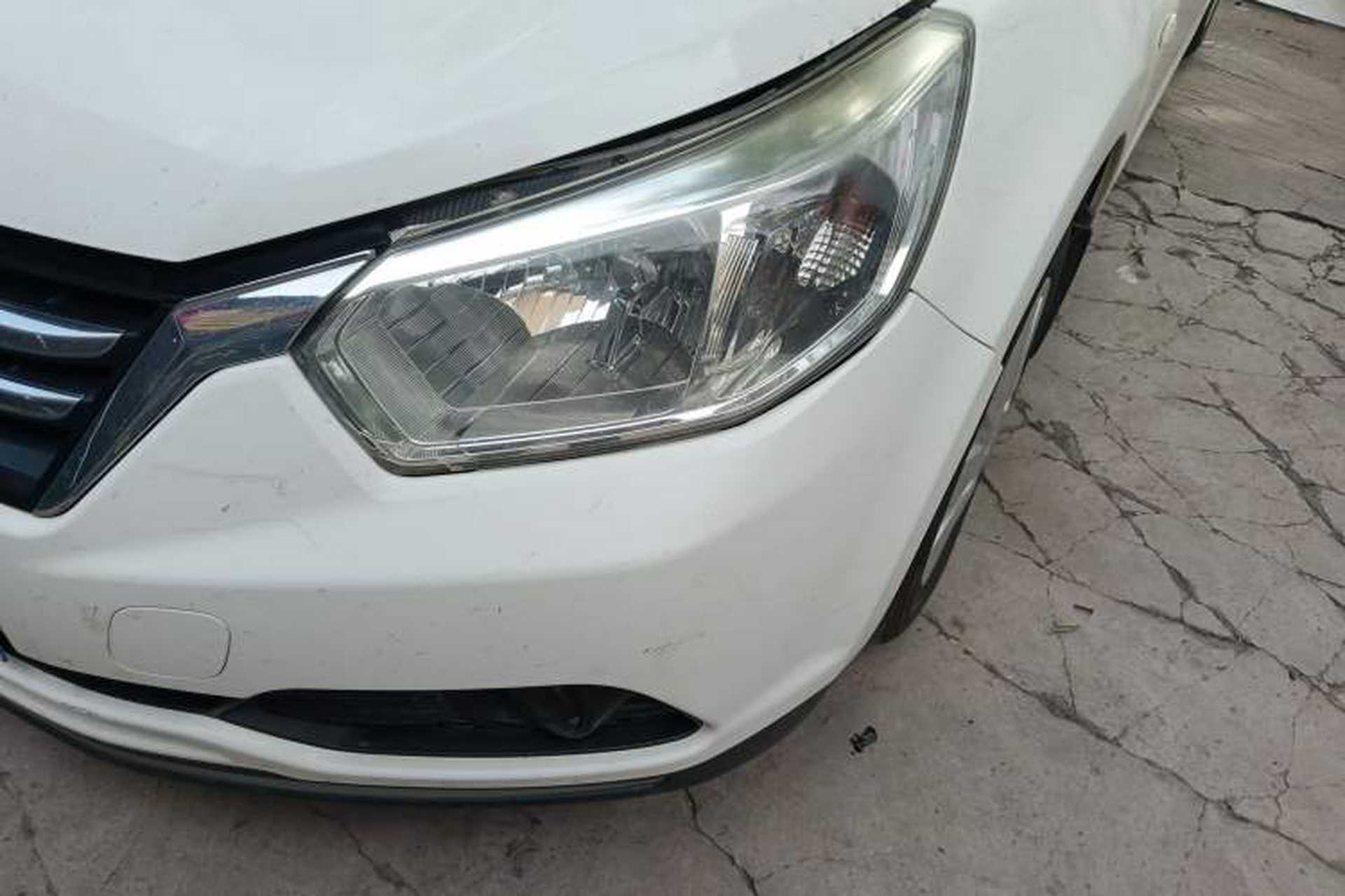 Used Venucia R50 2016 1.6L Manual Elite Edition Left Front Headlight