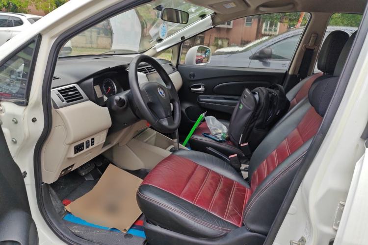 Used Venucia R50 2016 1.6L Automatic Elite Edition Left Front Seat