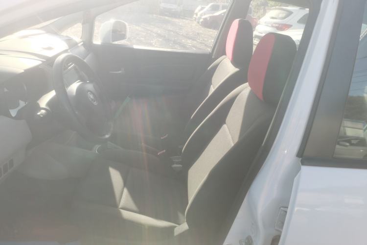 Used Venucia R50 2016 1.6L Automatic Elite Edition Left Front Seat