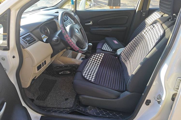 Used Venucia R50 2016 1.6L Manual Elite Edition Left Front Seat