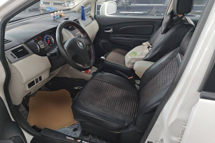 Used Venucia R50 2016 1.6L Manual Elite Edition Left Front Seat