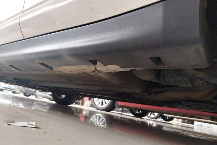 Used Venucia R50 2016 1.6L Manual Elite Edition Left Side Sill