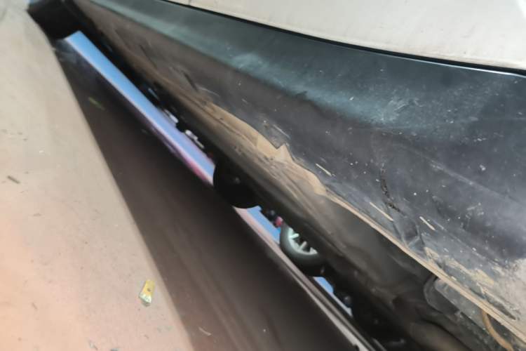 Used Venucia R50 2016 1.6L Manual Elite Edition Left Side Sill