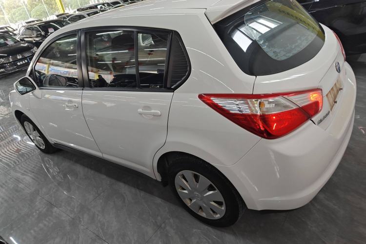 Used Venucia R50 2016 1.6L Manual Elite Edition Left Side
