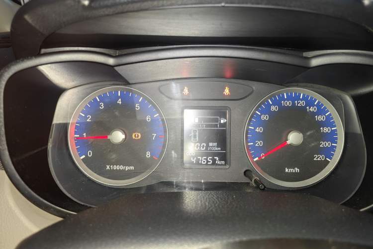 Used Venucia R50 2016 1.6L Manual Elite Edition Odometer Close Up