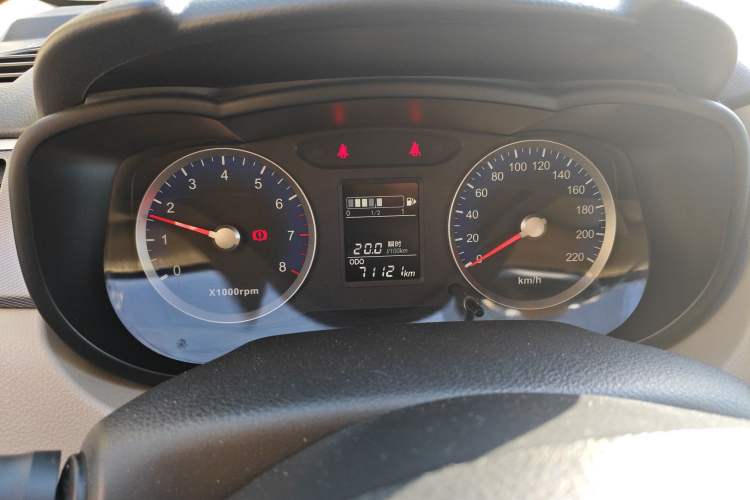 Used Venucia R50 2016 1.6L Manual Elite Edition Odometer Close Up