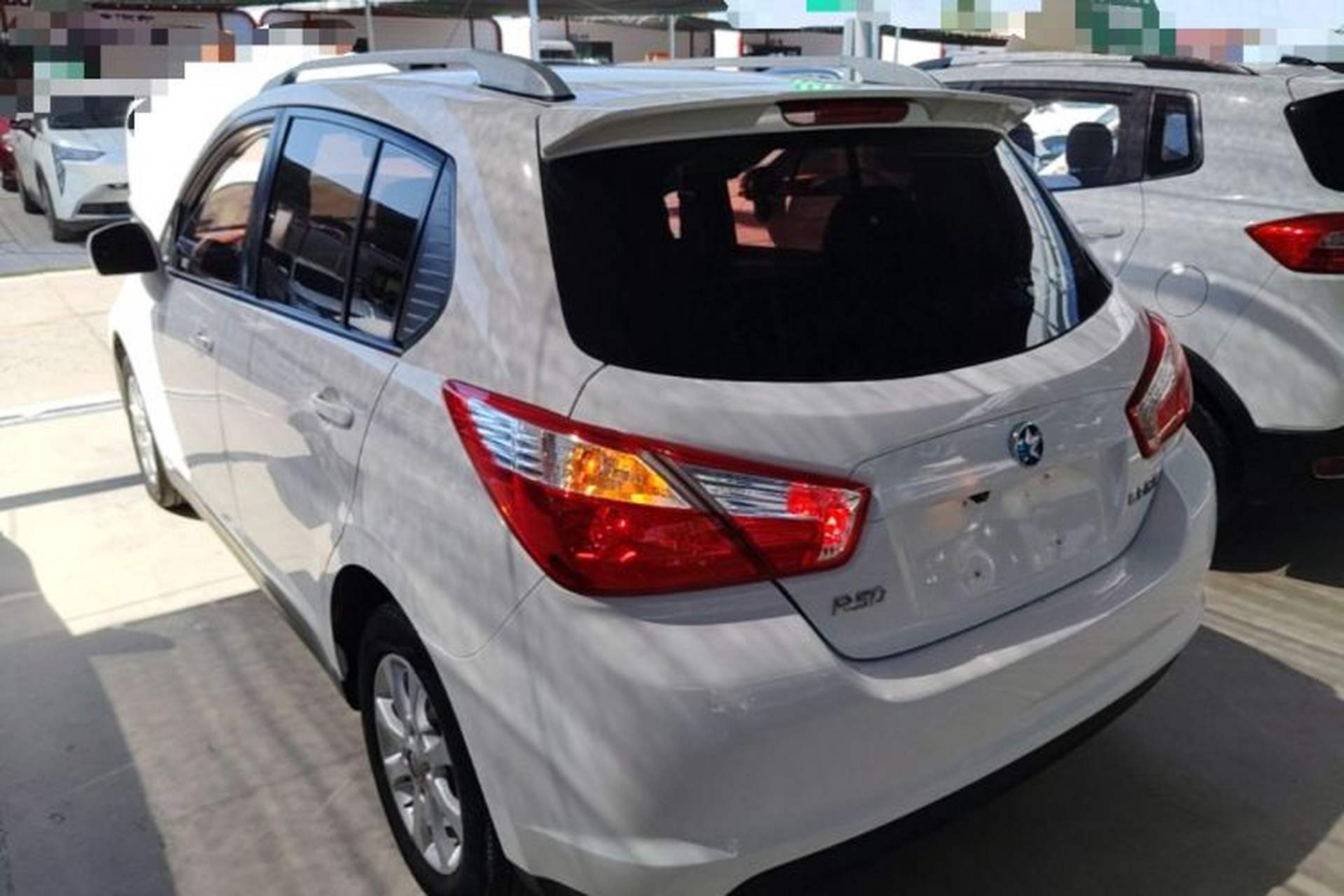 Used Venucia R50 2016 1.6L Automatic Elite Edition Rear Left 45 Deg