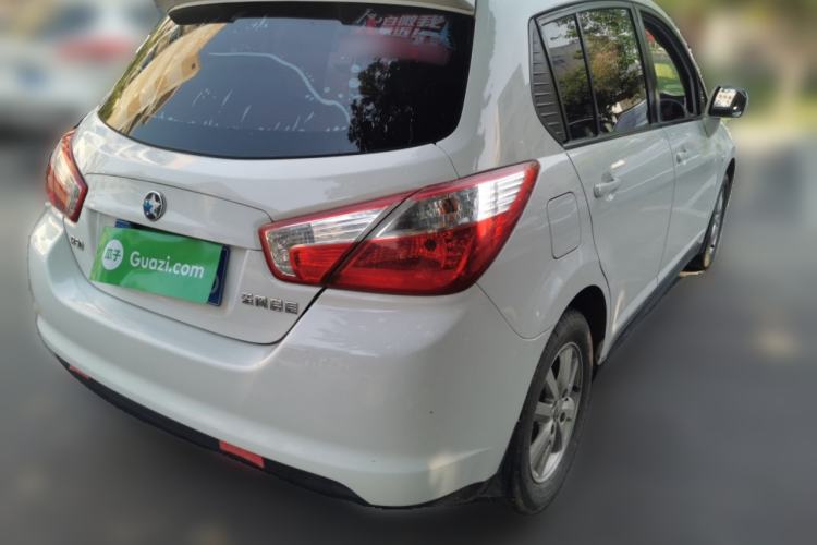 Used Venucia R50 2016 1.6L Manual Elite Edition Rear Right 45 Deg