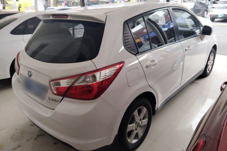 Used Venucia R50 2016 1.6L Manual Elite Edition Rear Right 45 Deg