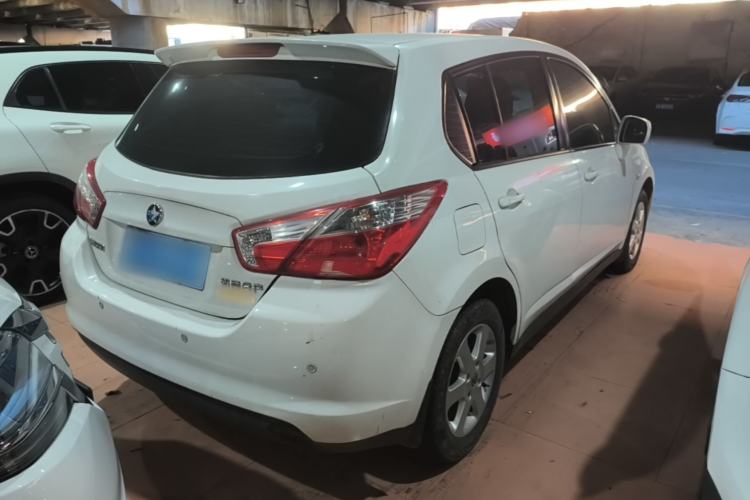 Used Venucia R50 2016 1.6L Manual Elite Edition Rear Right 45 Deg