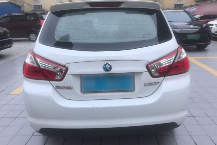 Used Venucia R50 2016 1.6L Automatic Elite Edition Rear