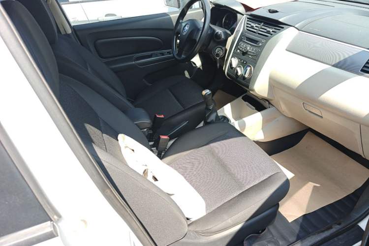 Used Venucia R50 2016 1.6L Manual Elite Edition Right Front Seat