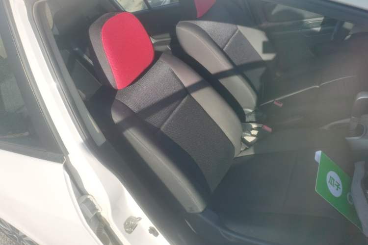 Used Venucia R50 2016 1.6L Automatic Elite Edition Right Front Seat